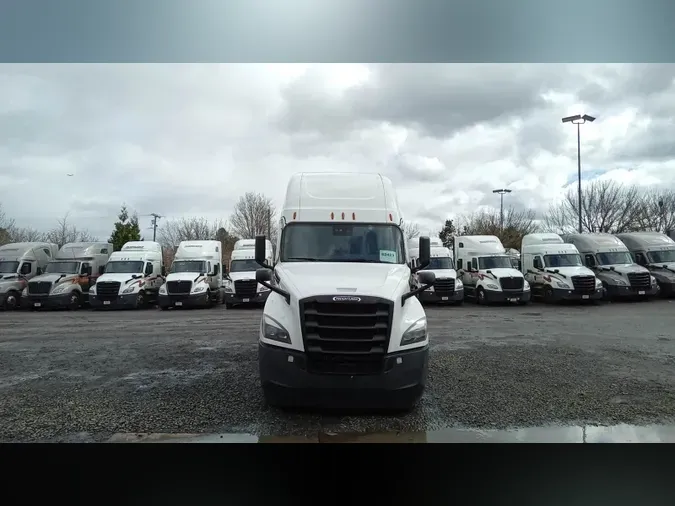 2022 Freightliner Cascadia 126