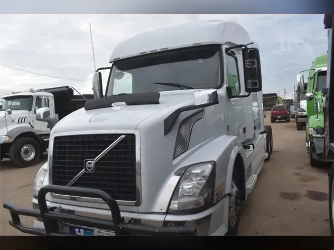 2015 VOLVO VNL64T730