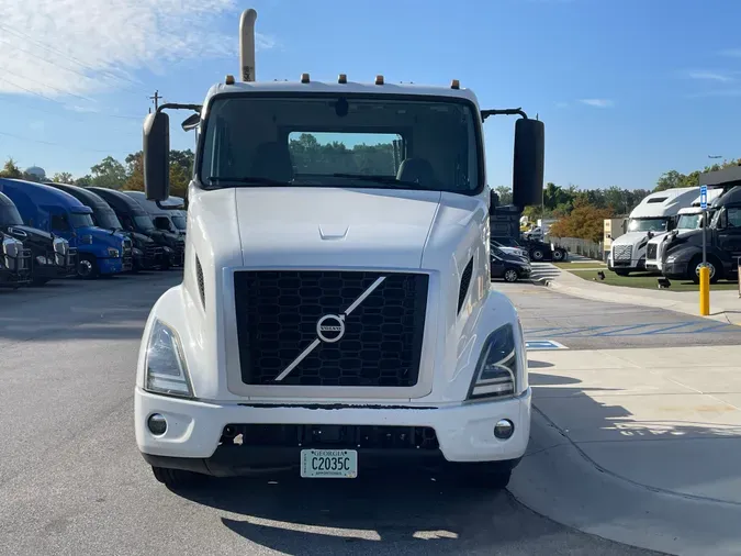 2020 Volvo VNR64T300