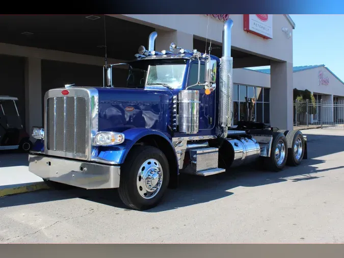 2023 Peterbilt 389