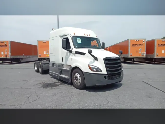 2021 Freightliner Cascadia 1267887c7ad0c38027ffe5d5a054ef22df5