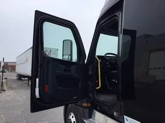 2023 Freightliner Cascadia