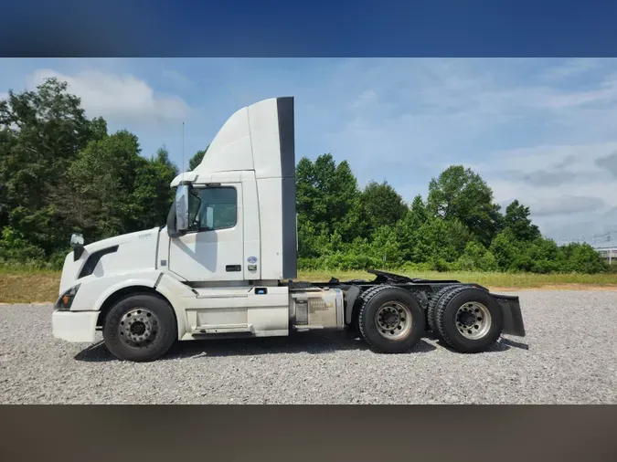 2018 Volvo VNL300
