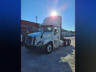 2020 FREIGHTLINER/MERCEDES CASCADIA 125