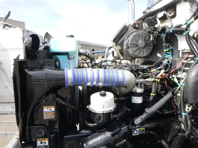 2020 Peterbilt 3377894dfffa6afcc991a1c70c5ff5a565d