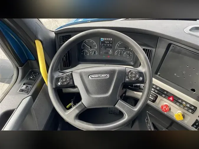 2019 FREIGHTLINER CA126