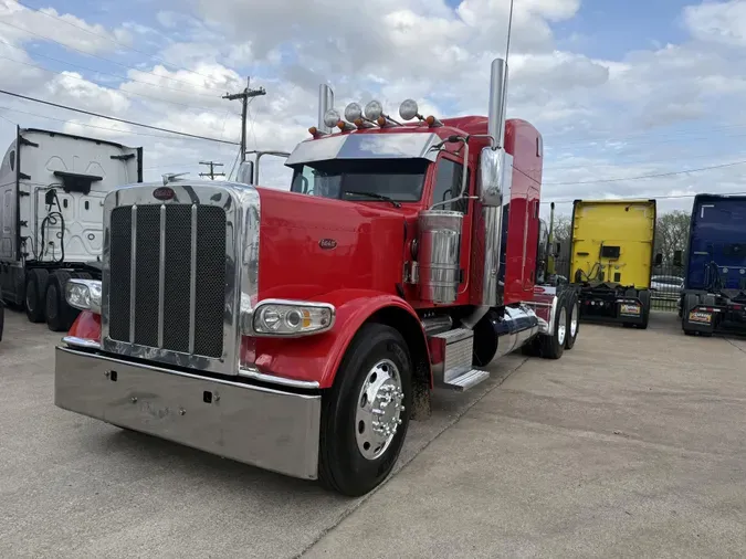 2022 Peterbilt 389