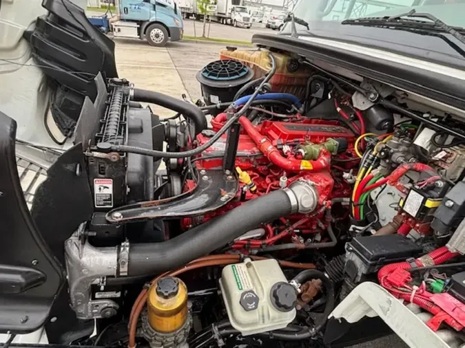 2018 FREIGHTLINER M2 106