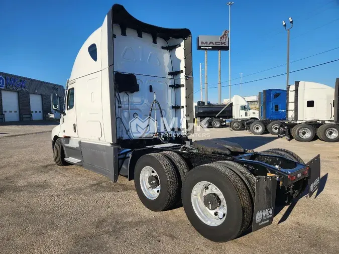 2023 FREIGHTLINER Cascadia 126