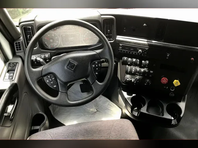 2022 INT LT625 6x4