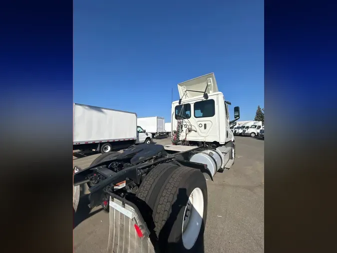 2020 FREIGHTLINER/MERCEDES NEW CASCADIA 116