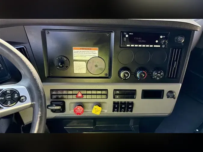 2022 FREIGHTLINER CA126