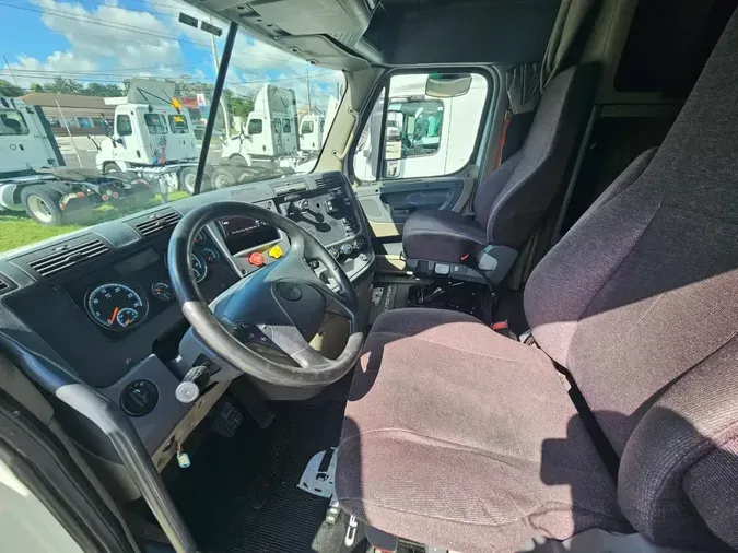 2019 FREIGHTLINER CASCADIA 125