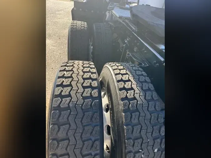 2022 Peterbilt 57978a2cc38683fa60a038cd18184b49de0