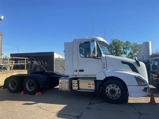 2018 VOLVO VNL30078a665f81d931e8644ab5880e423fa89