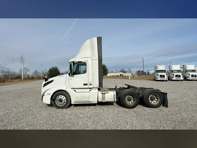 2018 Volvo VNL300