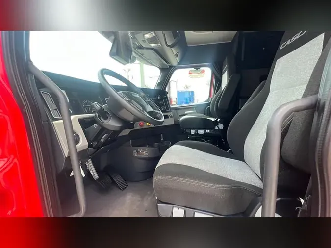 2021 FREIGHTLINER CA126