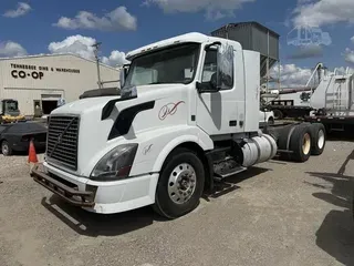 2012 VOLVO VNL64300