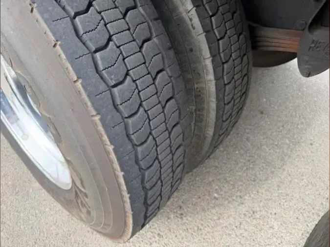 2021 Peterbilt 33078bc02405ae9a8820769ebc56001b90e