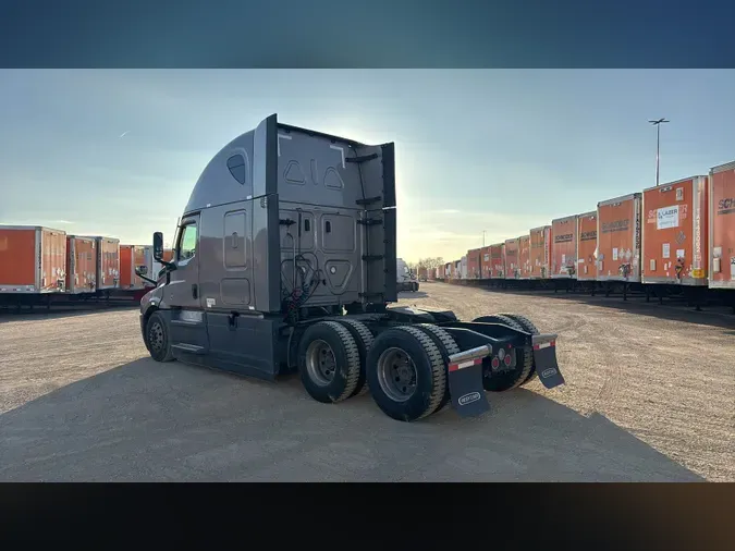 2023 Freightliner Cascadia