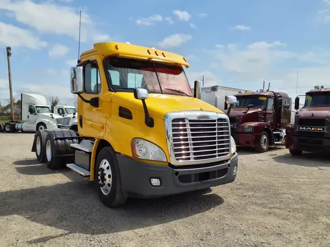 2018 FREIGHTLINER/MERCEDES CASCADIA 113