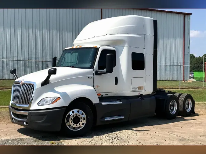 2022 INT LT625 6x4