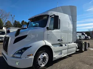 2020 VOLVO VNR64T-640