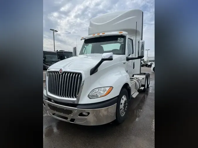 2018 International LT&reg; Series Day Cab78c18f9e06cacfbd68b016165ba6ee63