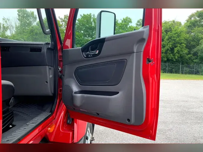 2023 INT LT625 6X4