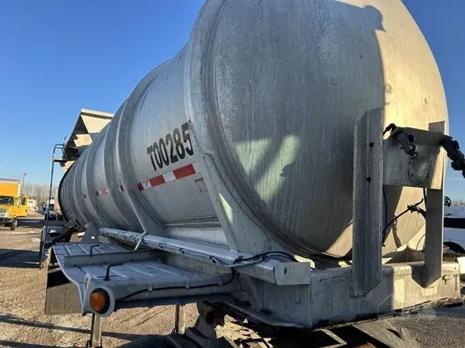 1995 FRUEHAUF 7200 GALLON