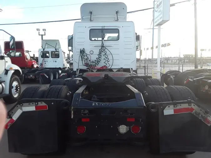 2019 VOLVO VNL64T-30078c33815219e3e9727fde7f6d5db71c8