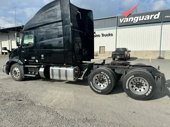 2019 Volvo VNL64T760