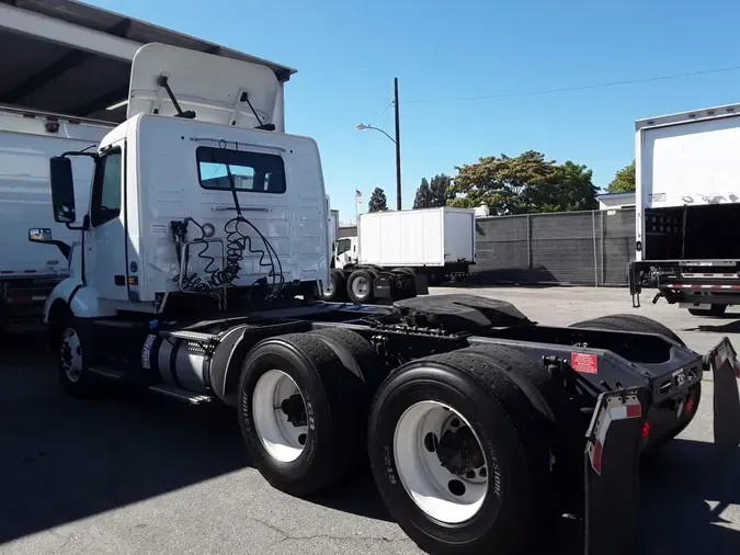 2019 VOLVO VNL64T-300