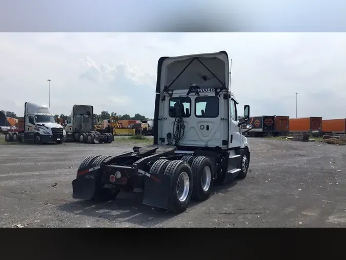 2020 Freightliner Cascadia 126