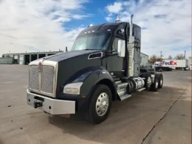 2021 Kenworth T880