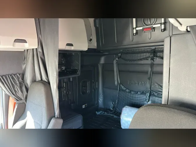 2024 Freightliner Cascadia 126