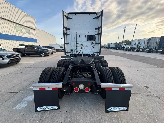 2021 Freightliner Cascadia 12678d542cc5503b827fc71771103e23ccd