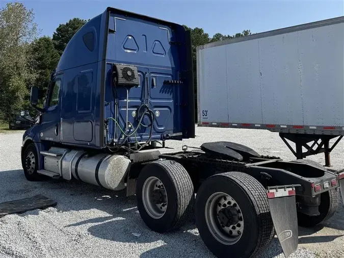 2020 FREIGHTLINER CA126