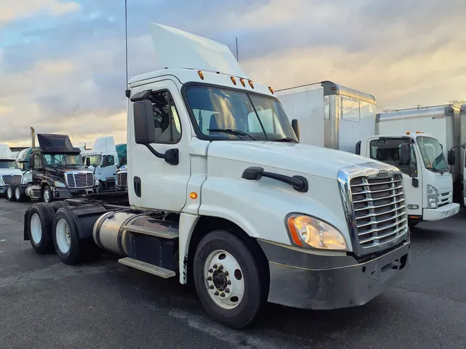 2016 FREIGHTLINER/MERCEDES CASCADIA 125