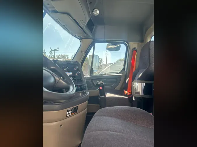 2017 FREIGHTLINER/MERCEDES CASCADIA 125