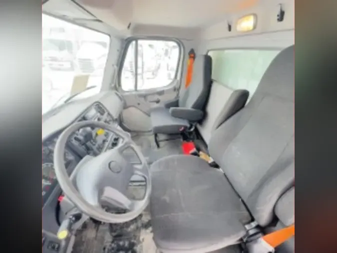 2020 FREIGHTLINER/MERCEDES M2 106