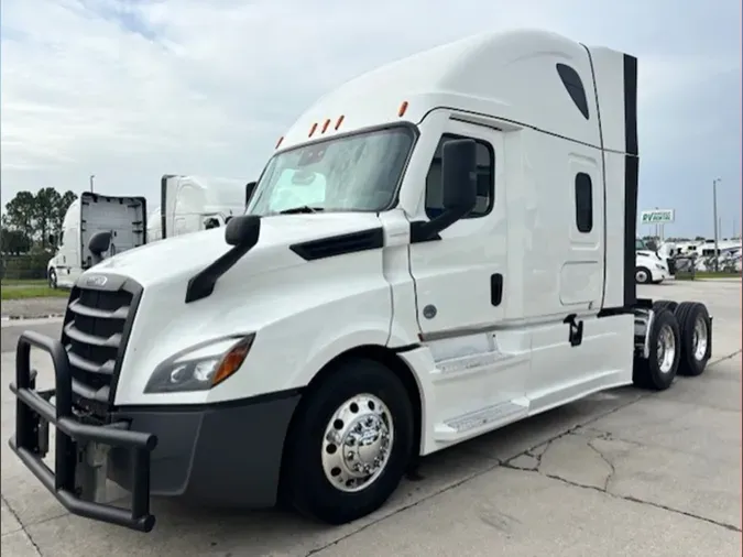 2023 Freightliner Cascadia 126