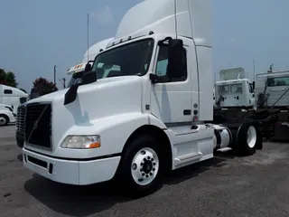 2016 Volvo VNM42TRACTOR