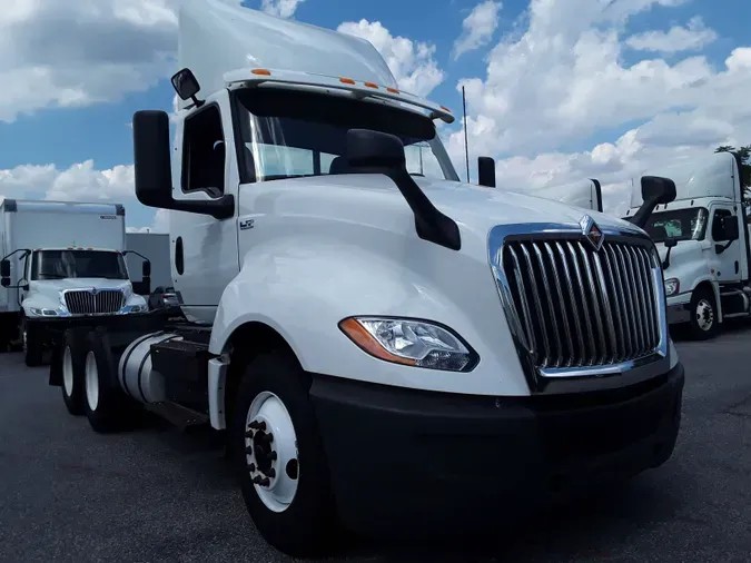 2018 NAVISTAR INTERNATIONAL LT625 DAYCAB T/A