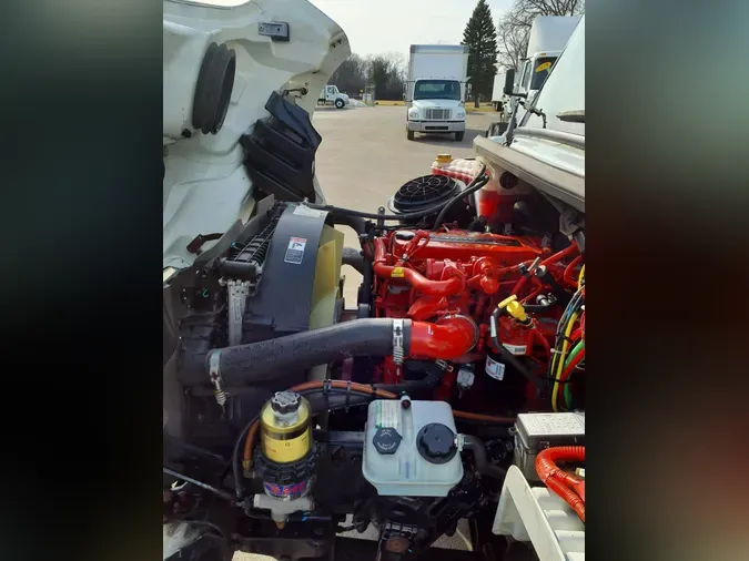 2020 FREIGHTLINER/MERCEDES M2 106