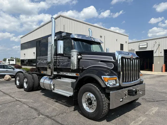 2027 International HX520 SLEEPER