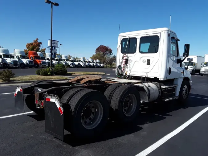 2016 FREIGHTLINER/MERCEDES CASCADIA 125