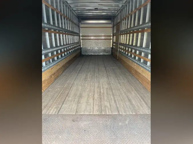 2018 FREIGHTLINER M2 106