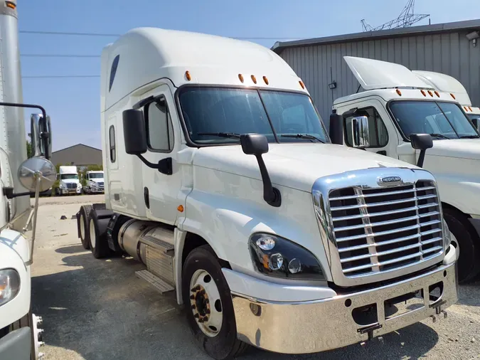 2020 FREIGHTLINER/MERCEDES CASCADIA 125