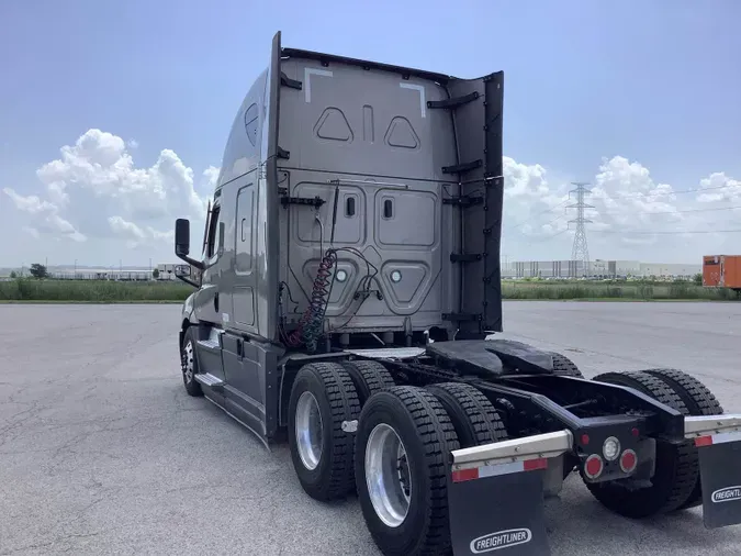 2024 Freightliner Cascadia 126